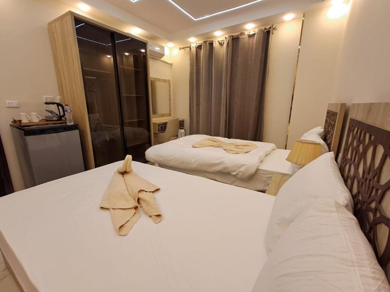 Pyramids East Inn Kafret el-Gabal エクステリア 写真