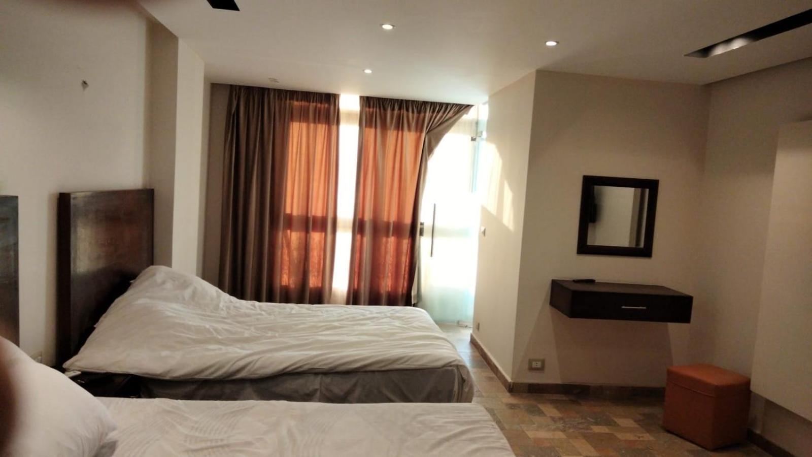 Pyramids East Inn Kafret el-Gabal エクステリア 写真