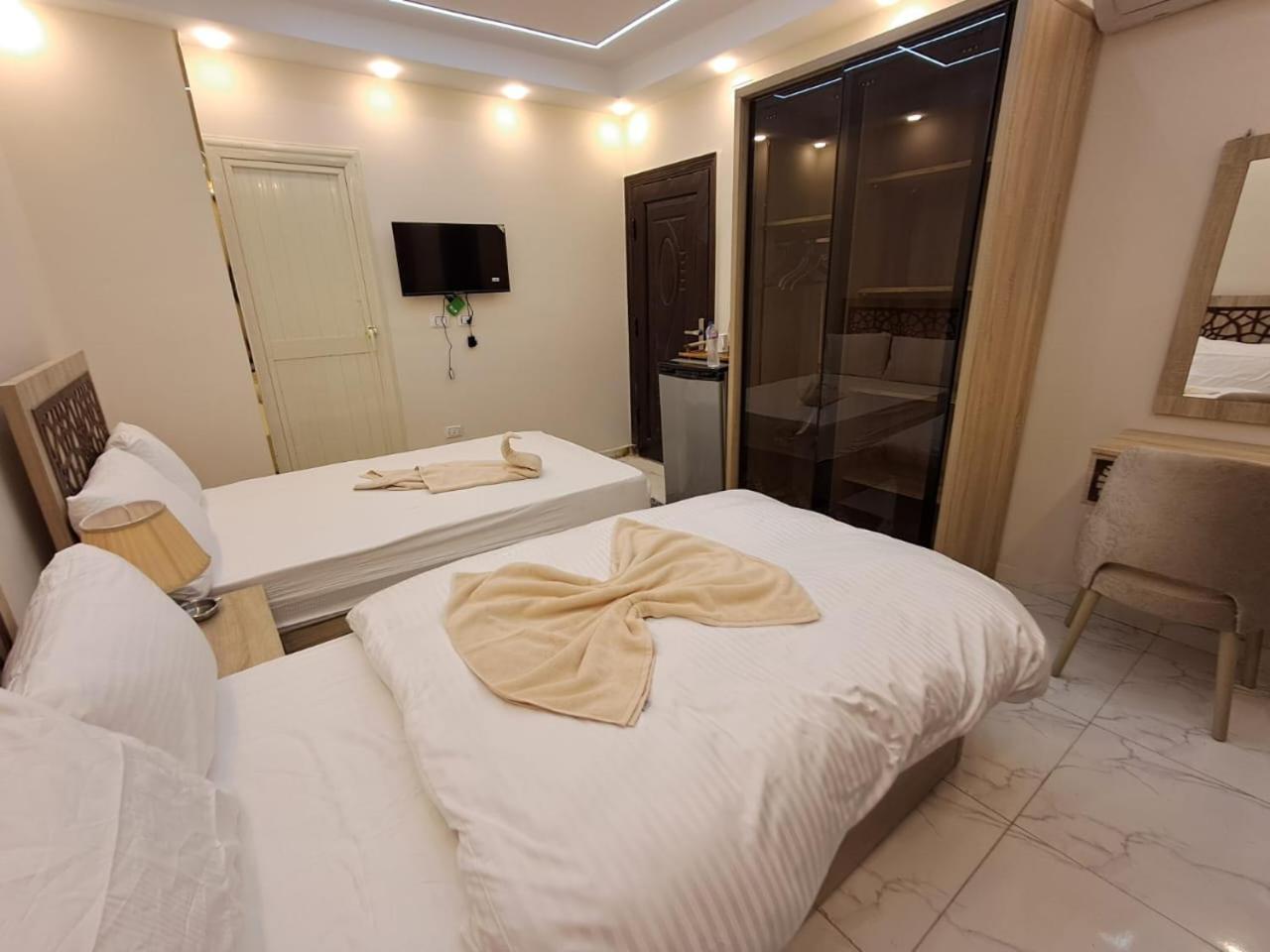Pyramids East Inn Kafret el-Gabal エクステリア 写真